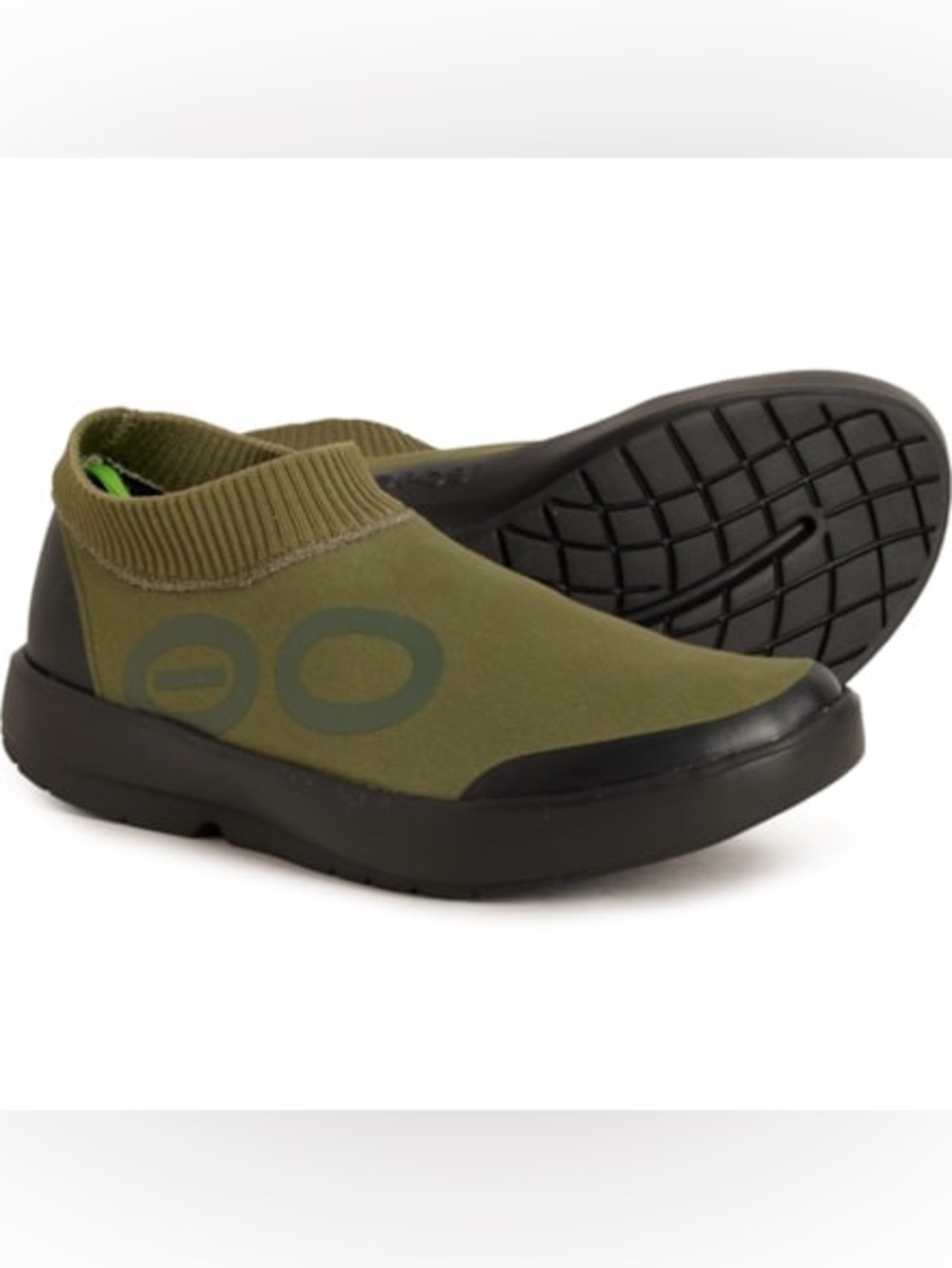 OOFOS OOMG Eezee Knit Men Slip-Ons in Black Green